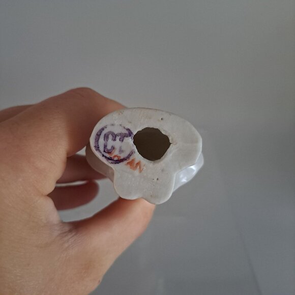 Luster Girl with Bonnet Figurine Vintage Ceramic White With Gold Accents - Picture 8 of 8